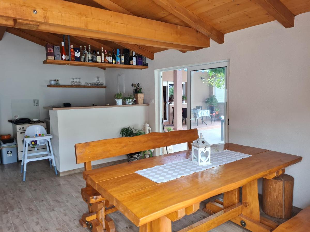 Apartments Nada Mundanije Екстер'єр фото