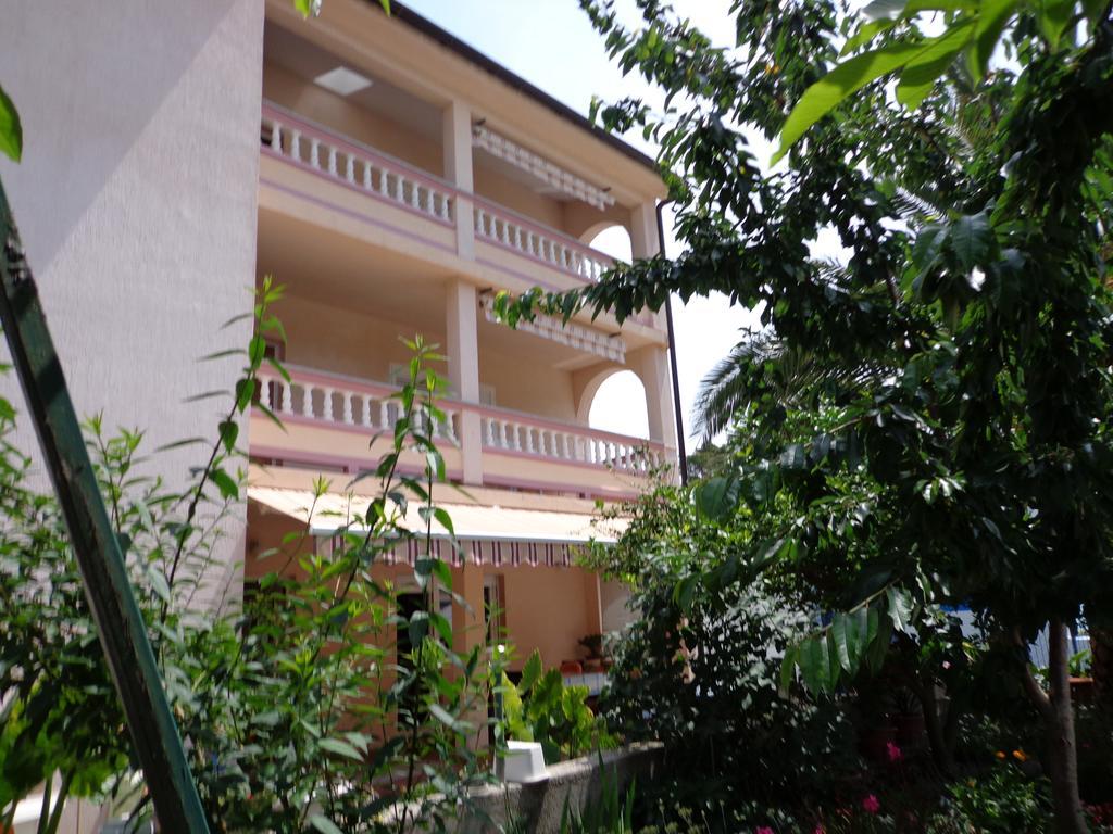 Apartments Nada Mundanije Екстер'єр фото